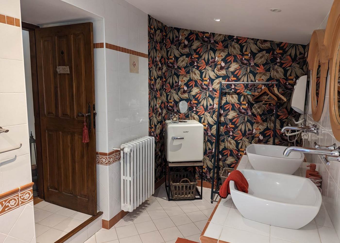 Moulin-Rouhaud-Suite-Junior-Amarante-salle-d'eau