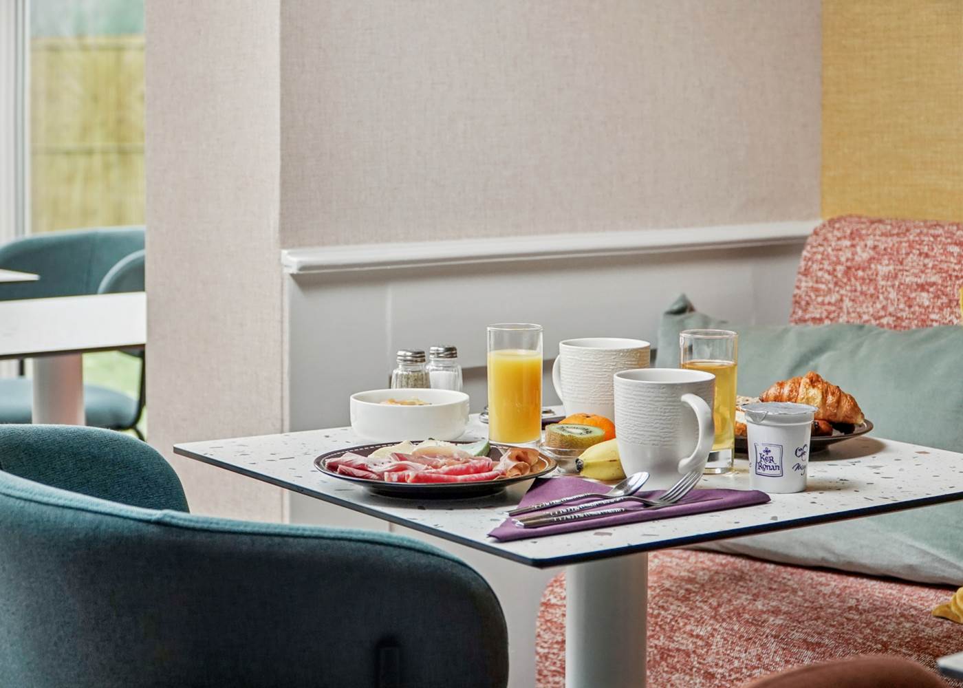 hotel-spa-arradon-salle-petit-dejeuner