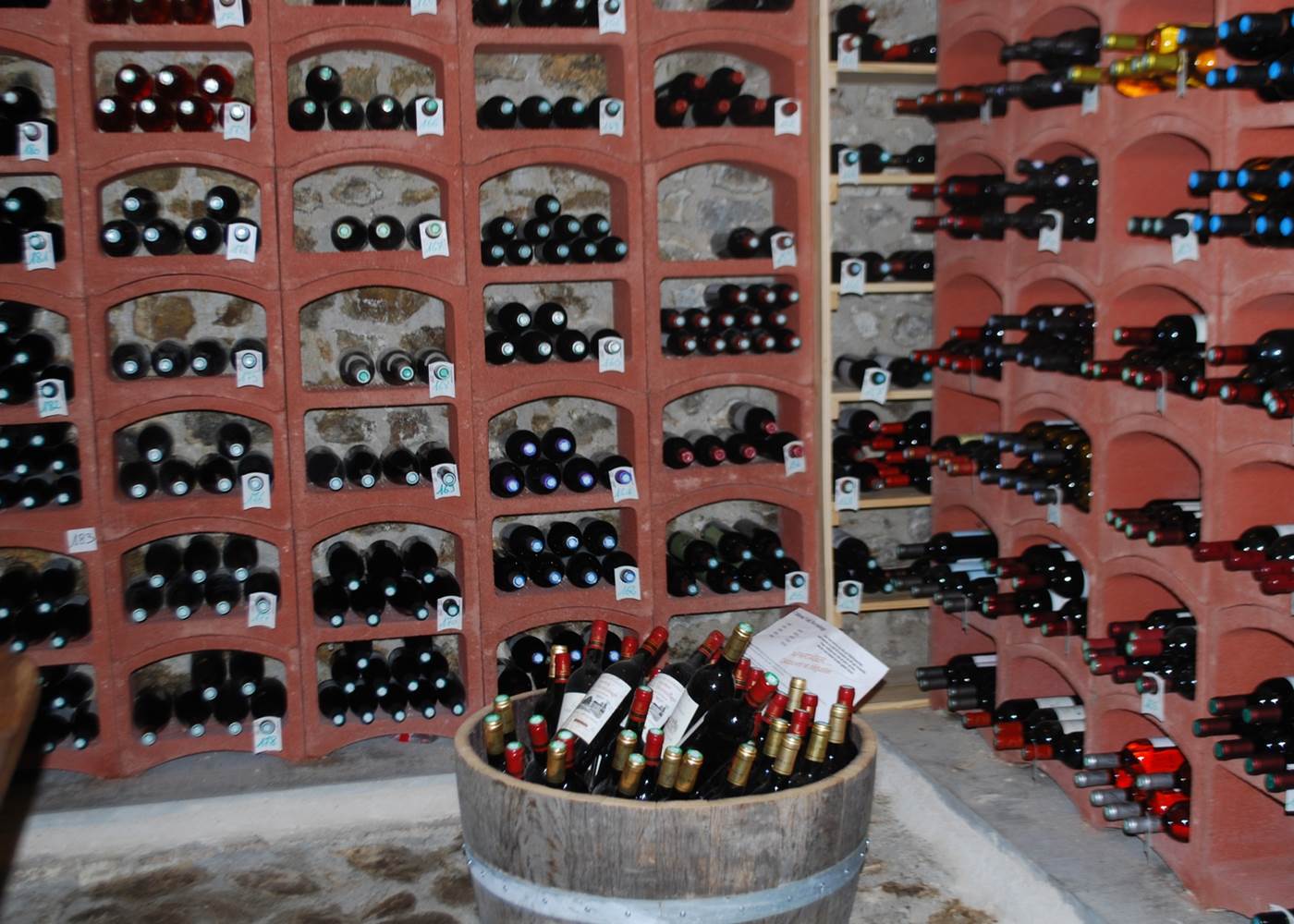 La Cave à vins du Ranch des Lacs Hôtel de Charme Augne