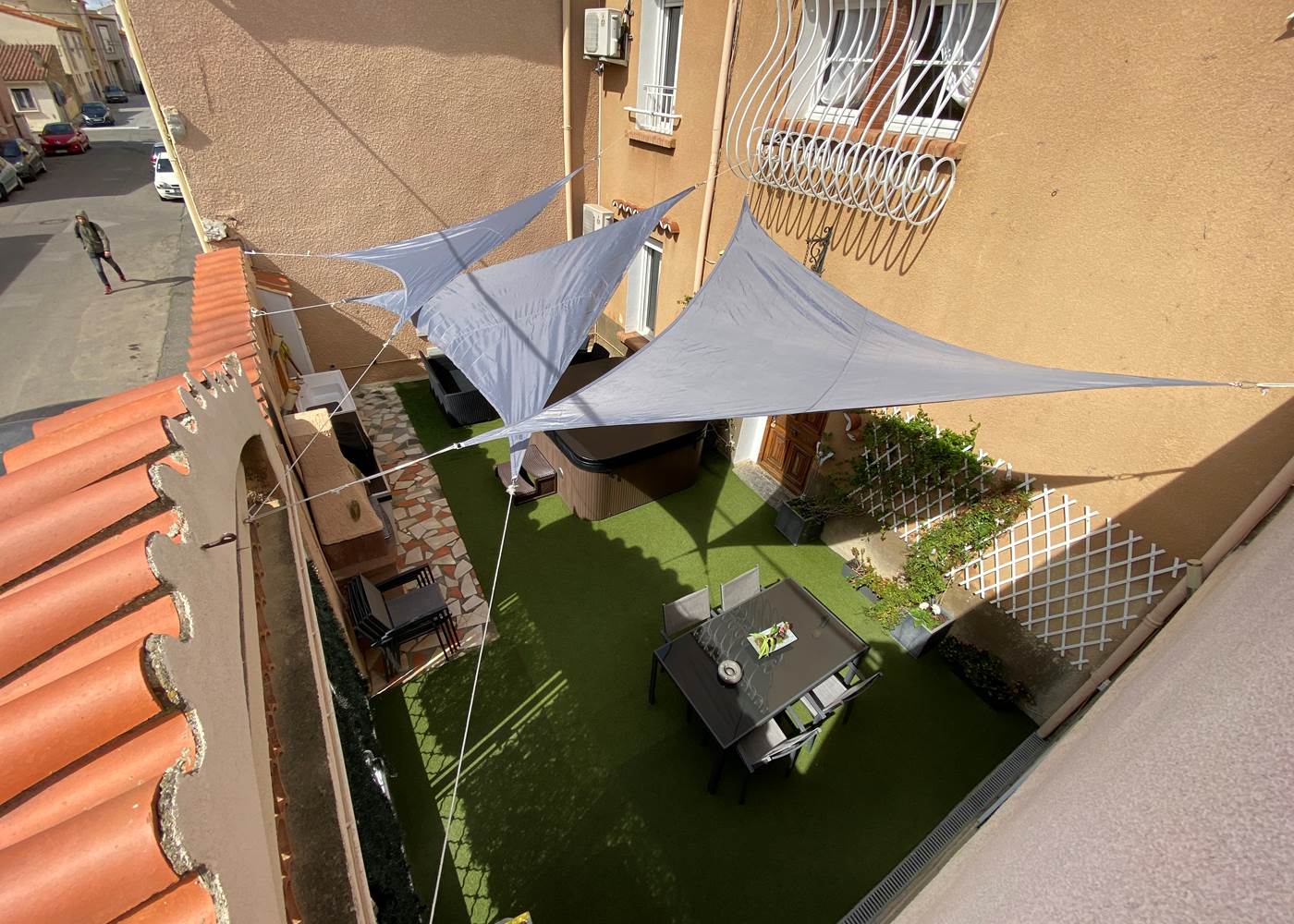 PATIO VU DU SOLARIUM