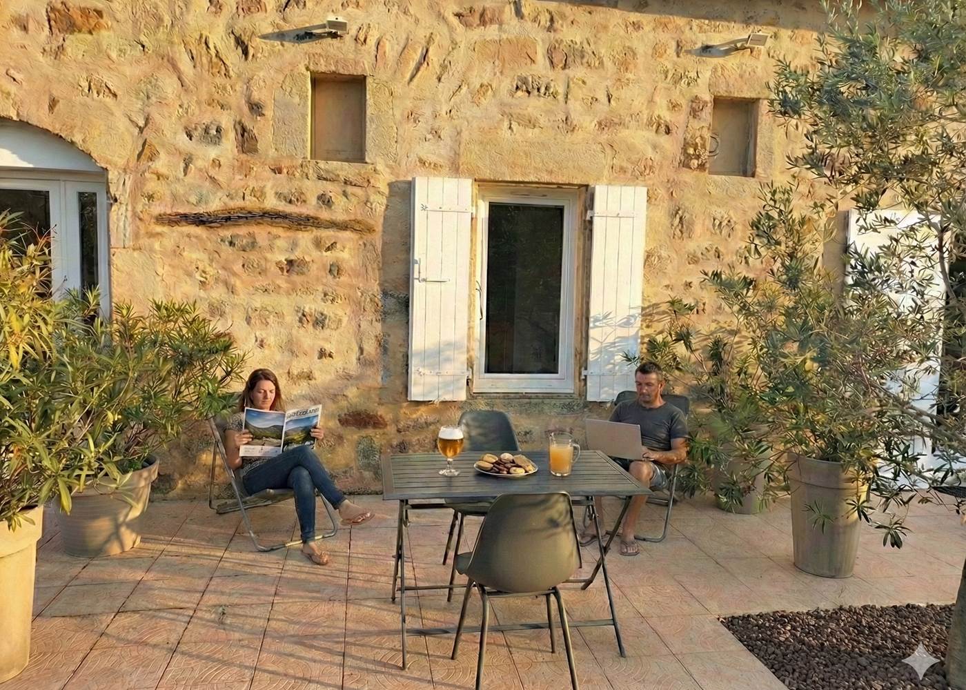 La terrasse privative de la chambre Figue