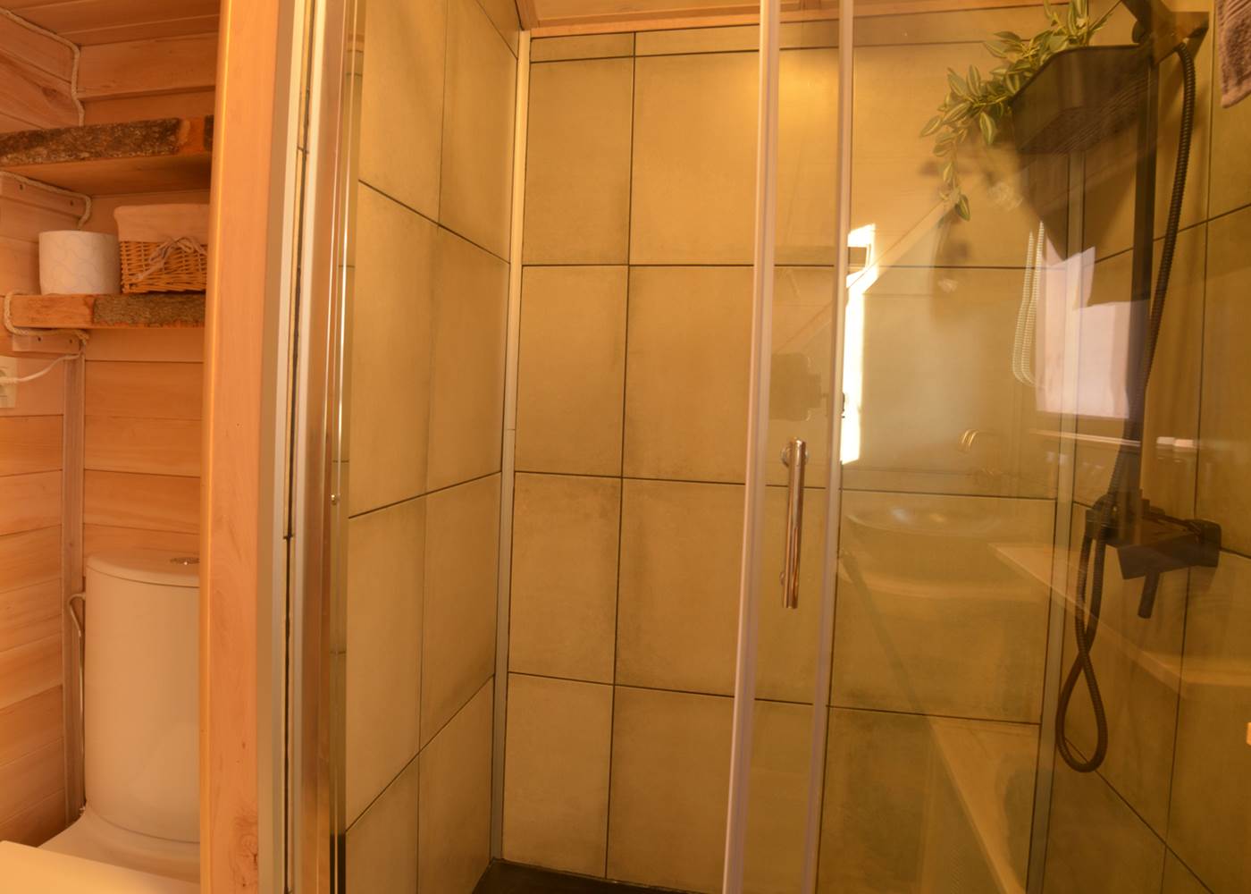 Insolites Chimay salle de bain roulotte