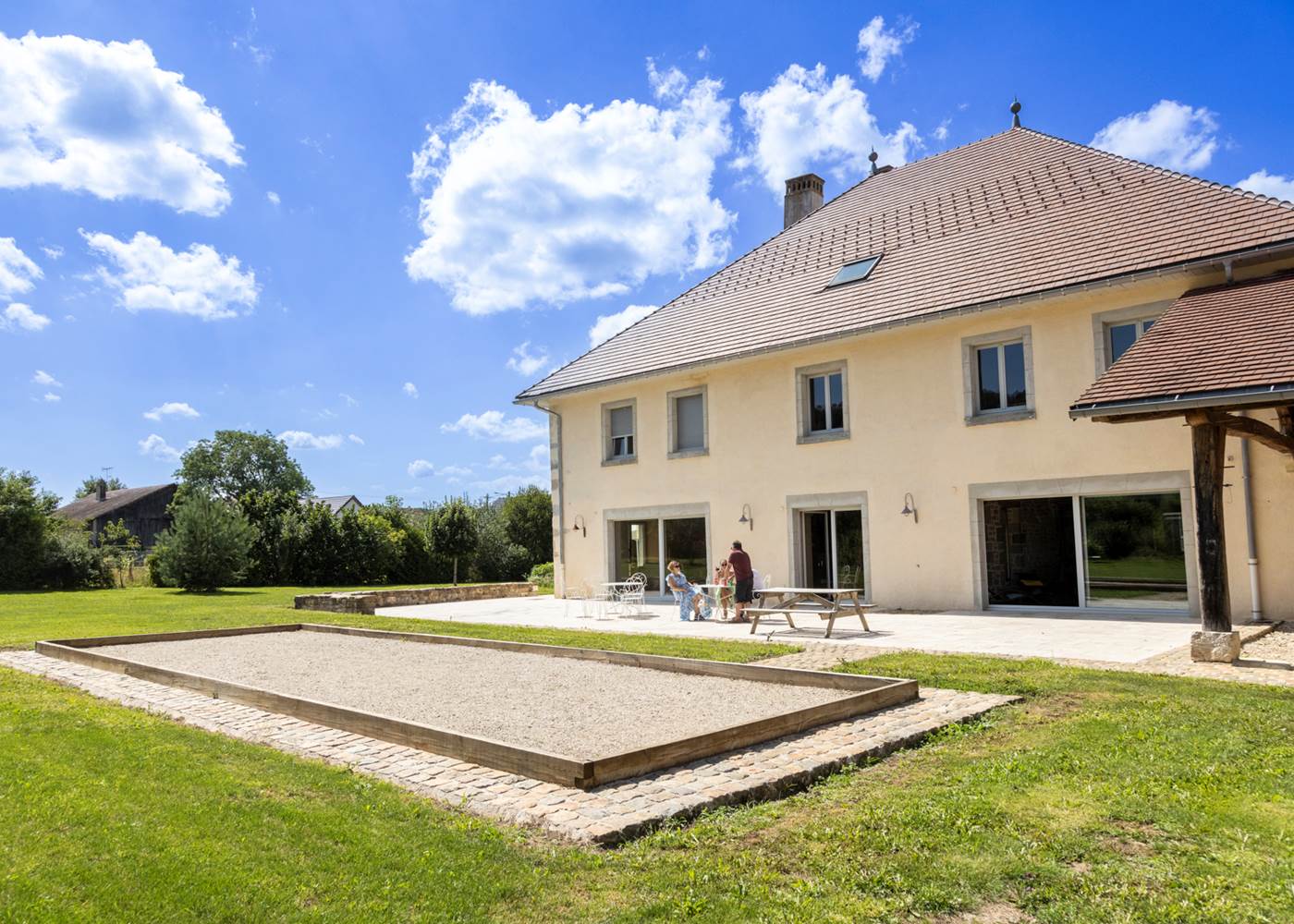 Baignées de lumière, nos terrasses ensoleillées sont l'endroit parfait pour prendre un bain de soleil