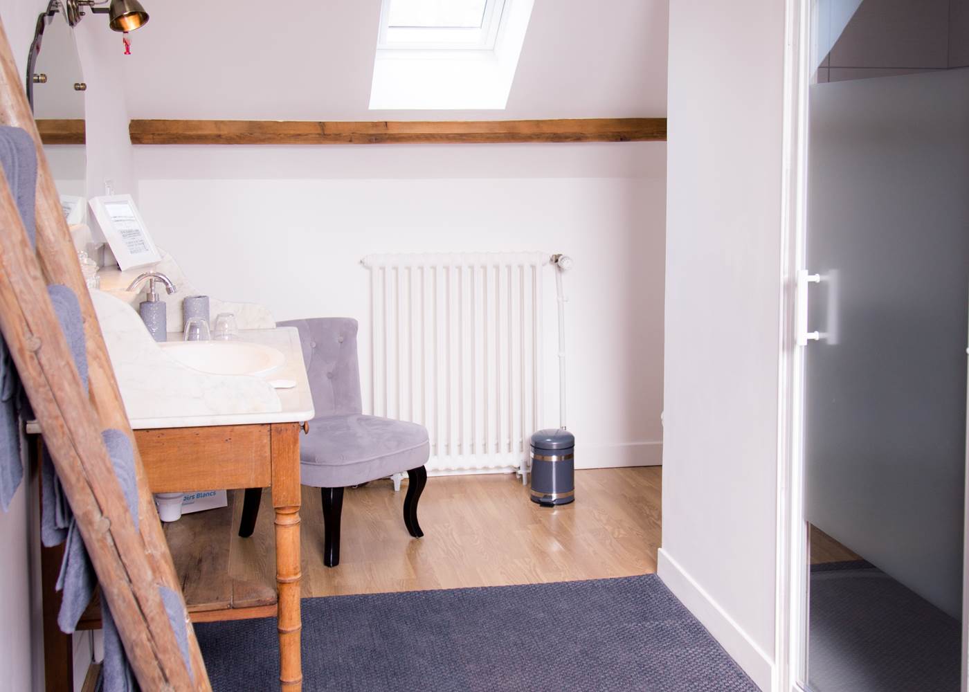 Suite La Garence, espace salle de bain