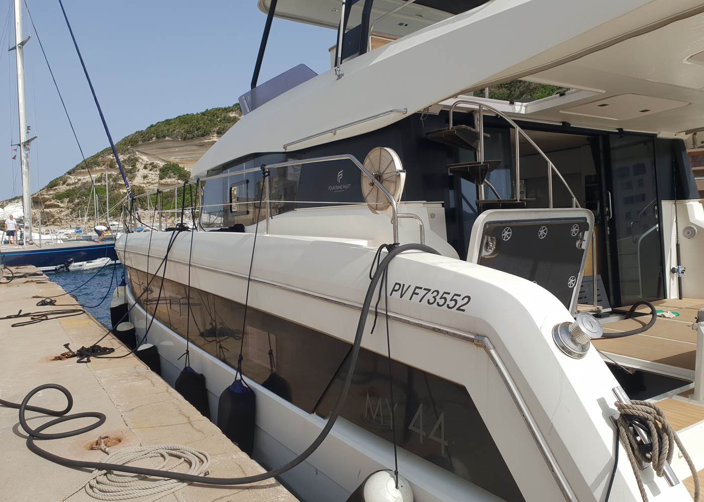 Convoyage Fountaine Pajot "MY 44"