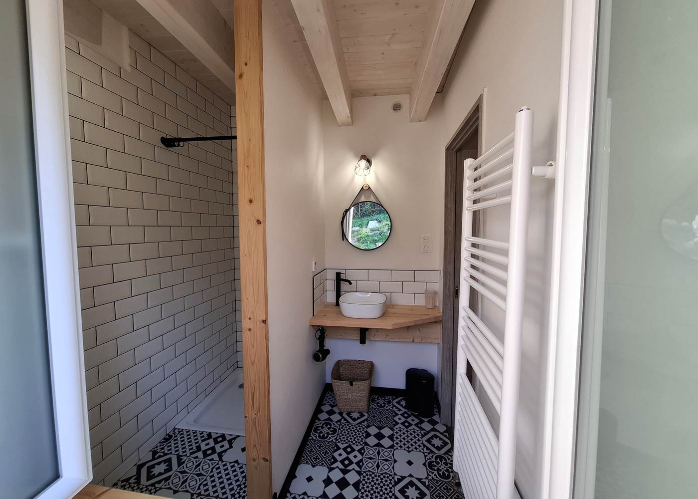 Salle de bain - Douche + lavabo