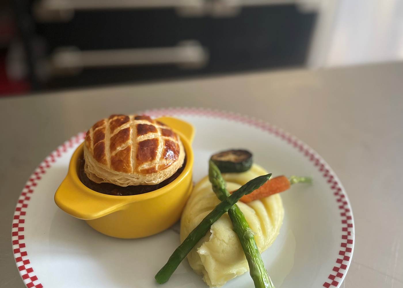 Le pot de boeuf et purée maison.