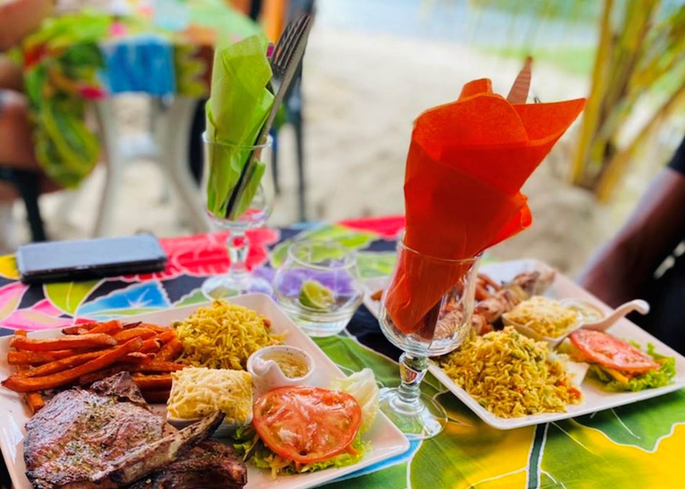 Déjeuner au bord de la plage 🦀