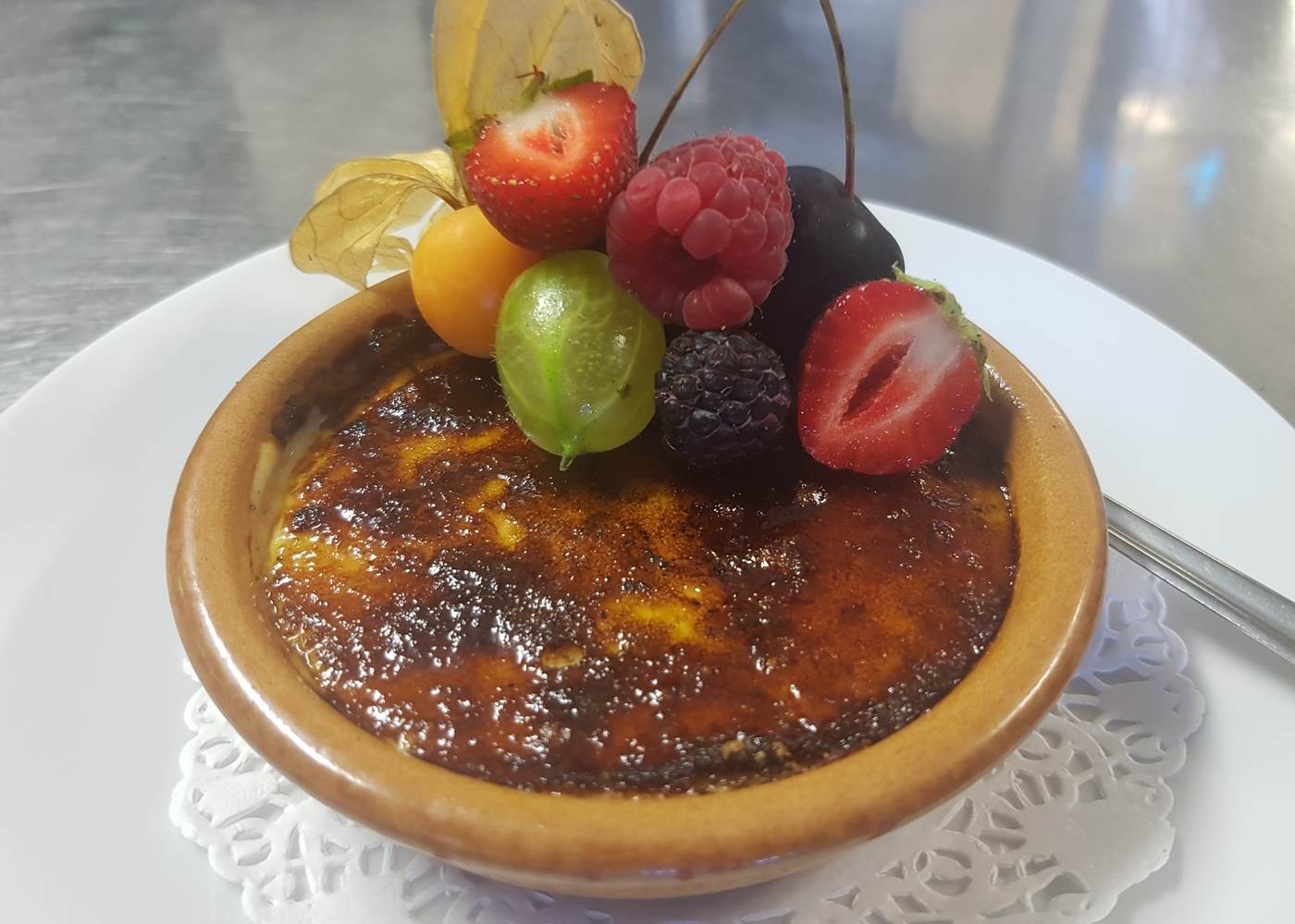 crème brûlée au lait frais cru du Mas Gilard Le Ranch des Lacs