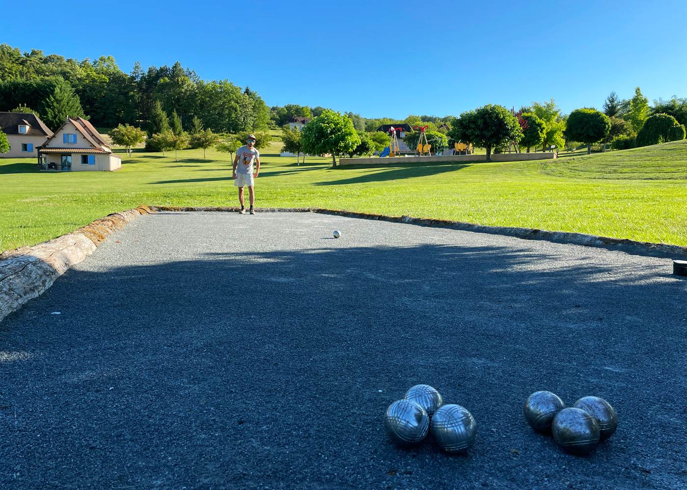 Le terrain de pétanque