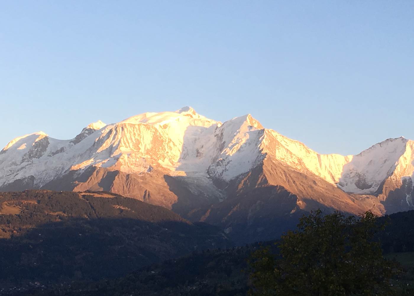 Vue sur le mont-blanc depuis le chalet