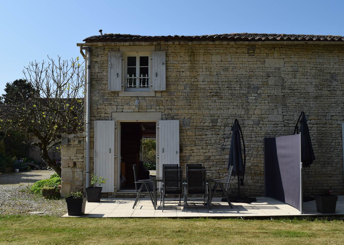 Terrasse privative avec jardin partagé