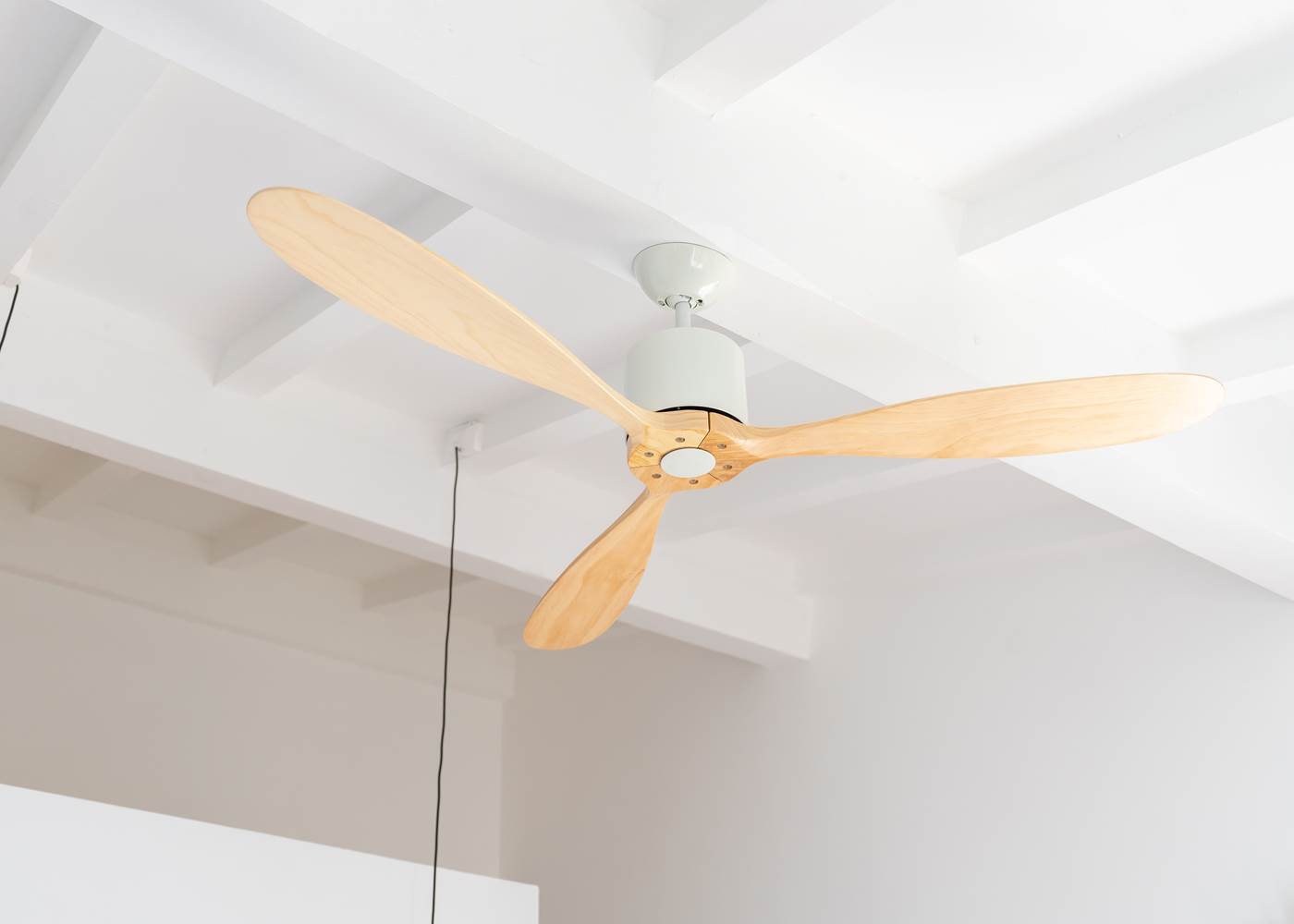 Ventilateur plafond chambre rouge