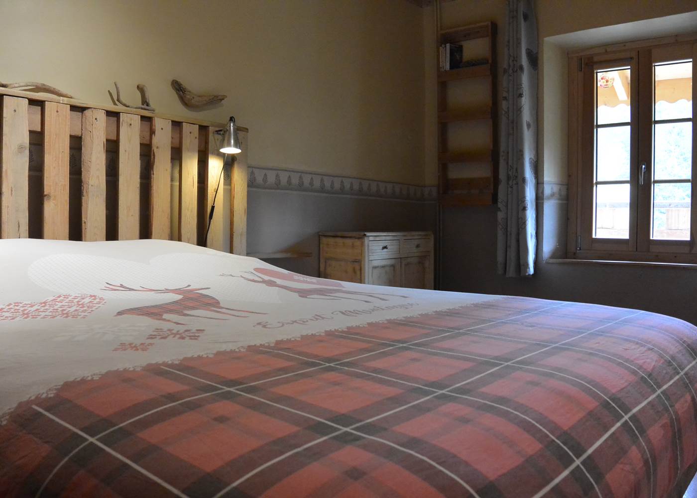 Gîte Tré le grenier - charmant gîte - Gîte le Haut - pour 2 personnes - chambre