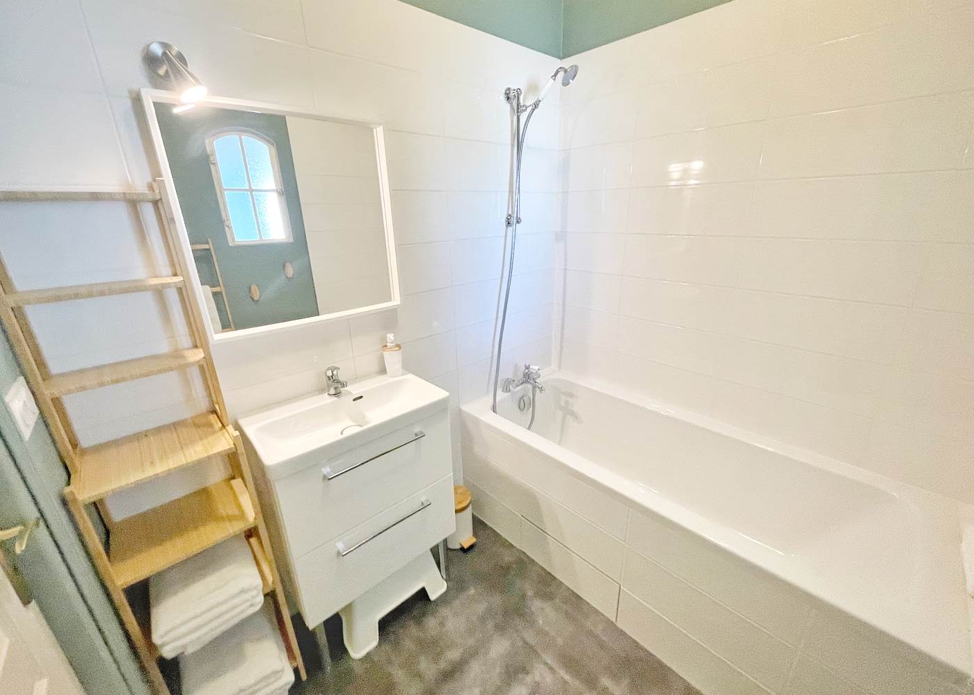 La Maison Voyage 41 - SDB baignoire - Suite Familiale Magie