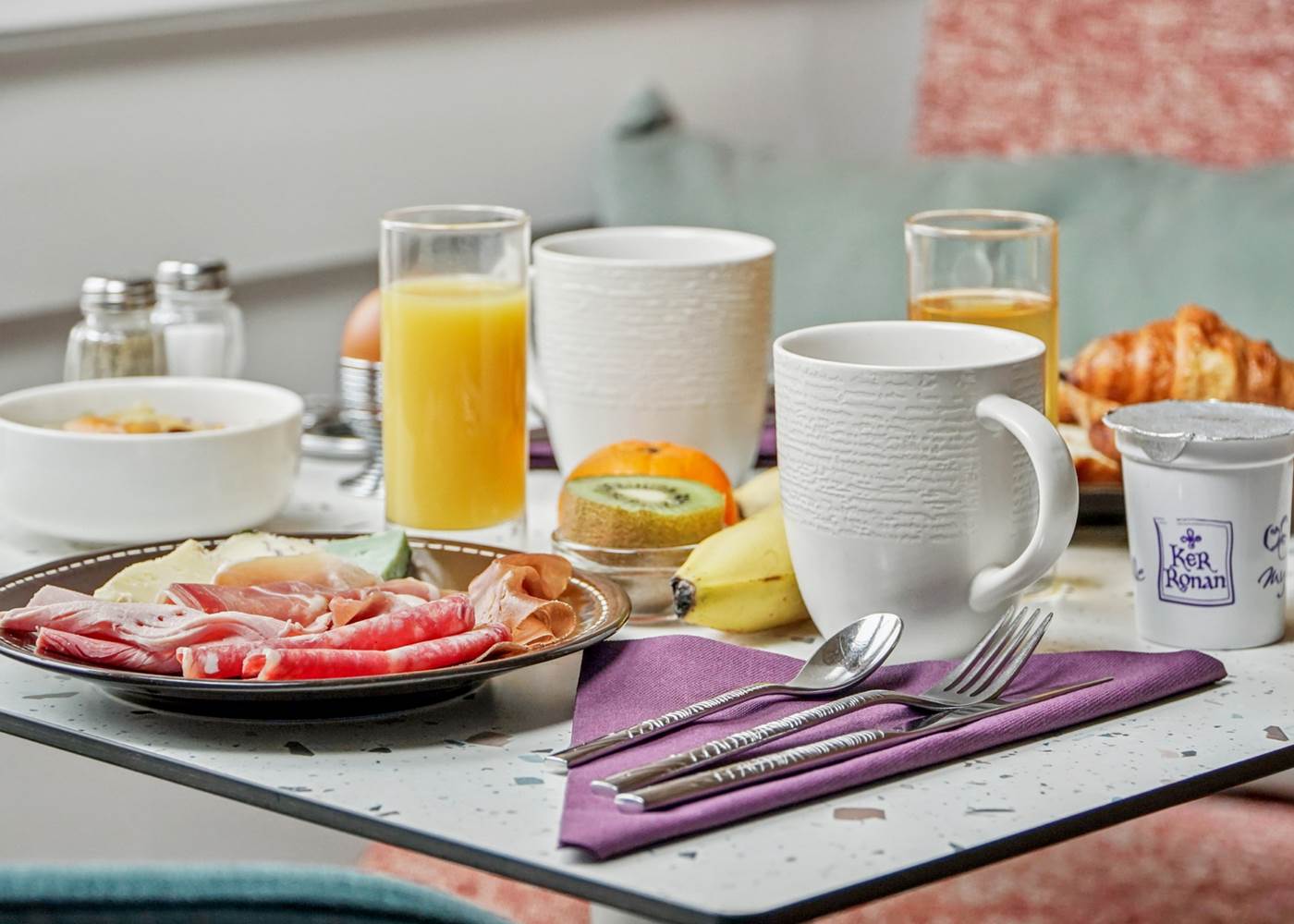 hotel-spa-arradon-salle-petit-dejeuner-sale-sucre-buffet