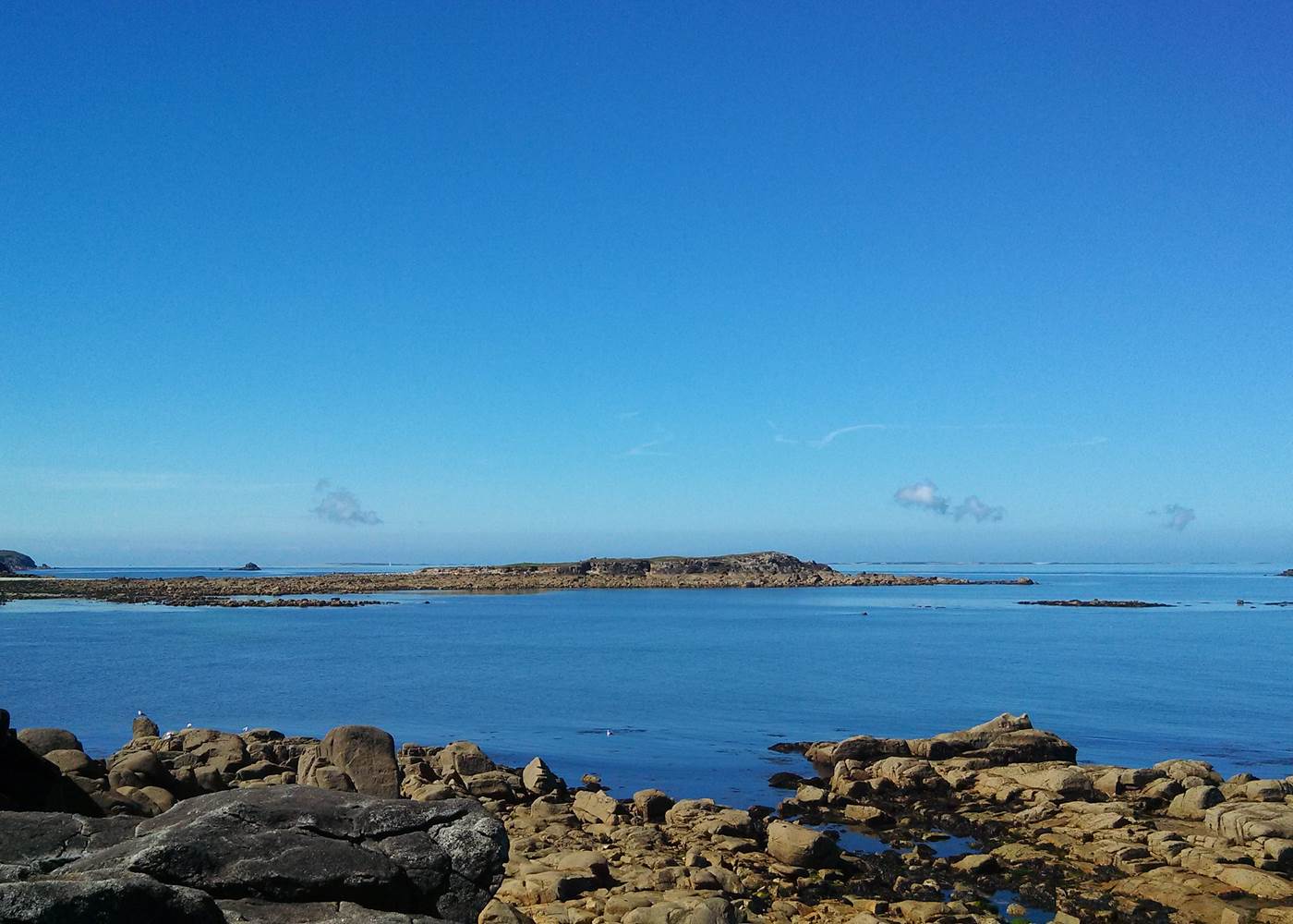 Observez la côte en direct à proximité des Chalets de Kerescar à la pointe du Finistère