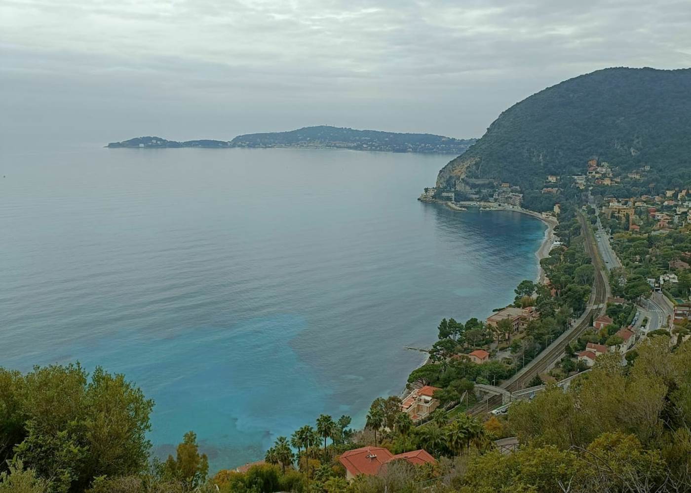 #SentierDeNietzsche #Eze #CôteDAzur #Randonnée #Philosophie #Nature #Voyage #VueImprenable #Inspiration