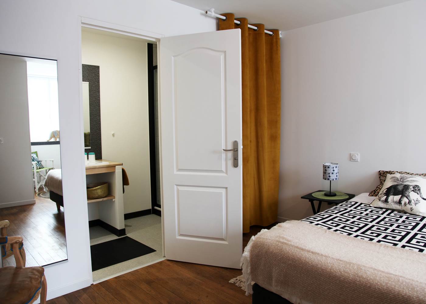 Chambre "Côté Savane"-La maison d'Eole