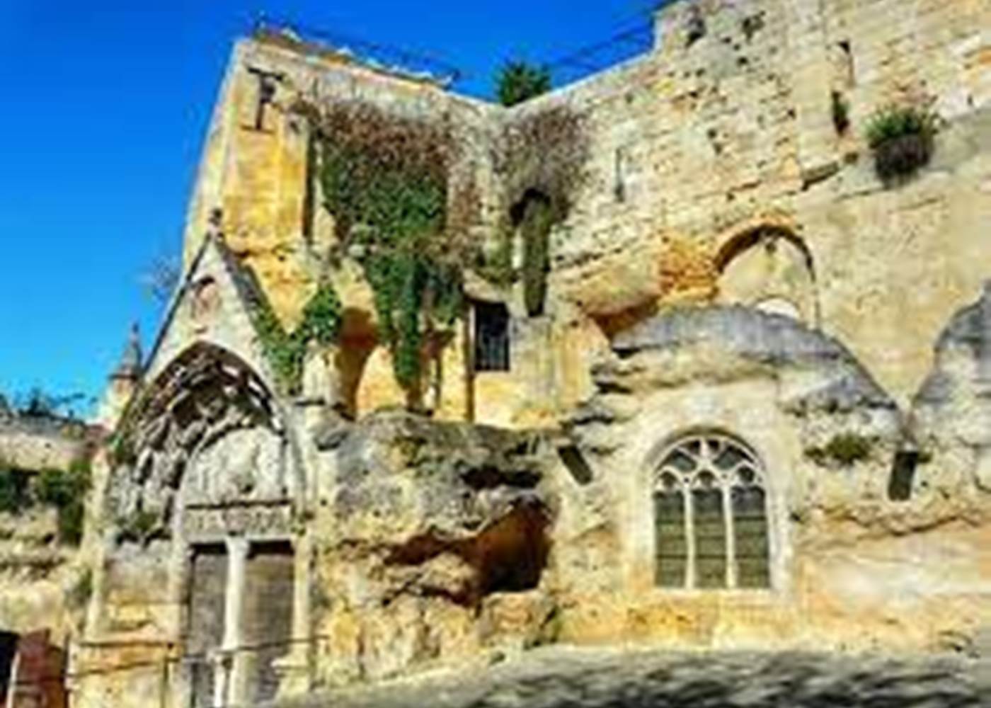 Eglise monolithe de St Emilion, une des plus grandes de France
