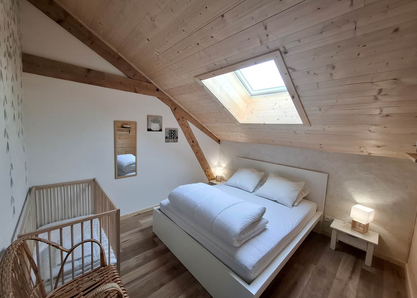 Chambre 1 - Lit en 160x200 + lit bébé