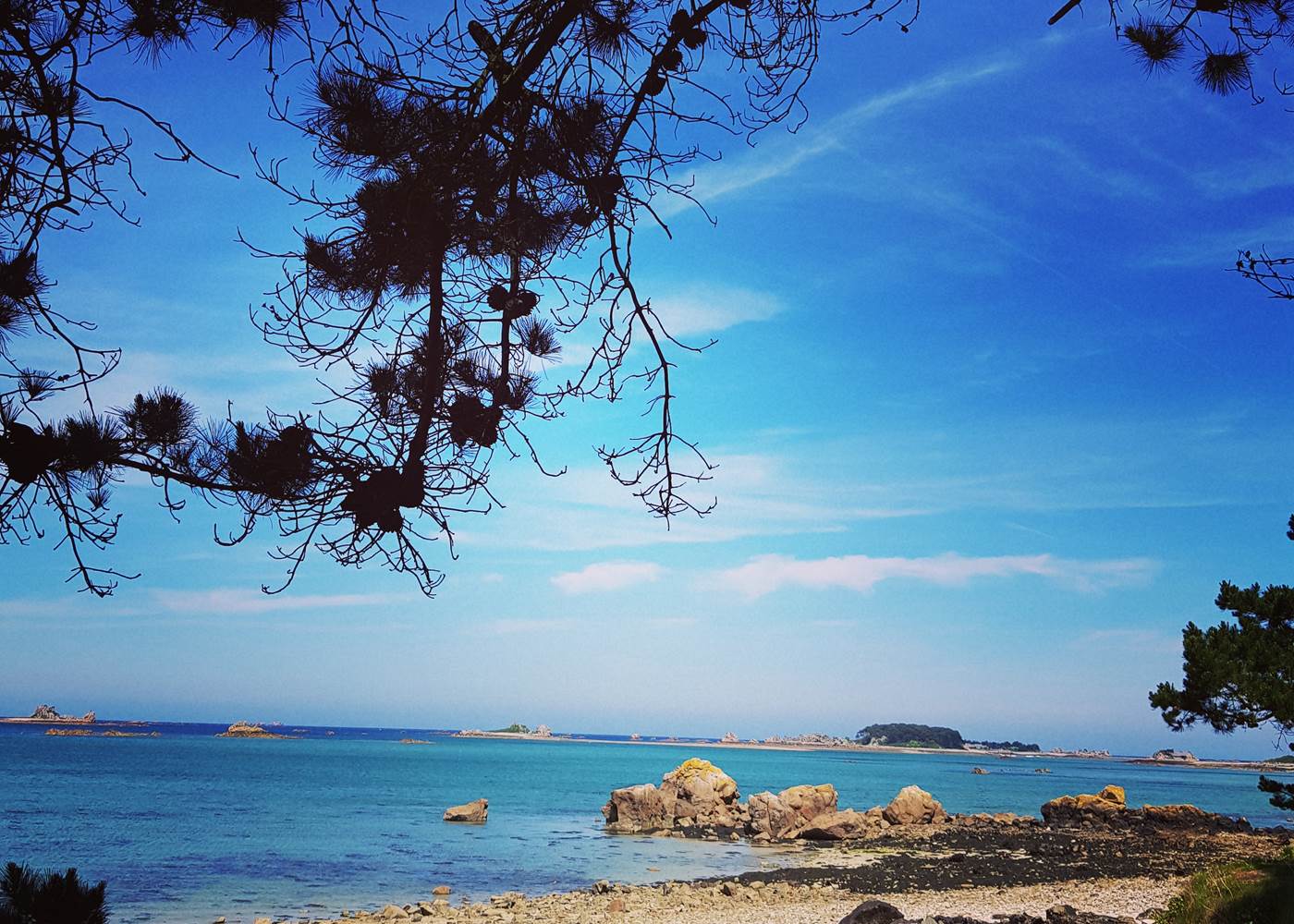 Balade à Plougrescant par Le Colombier Bretagne