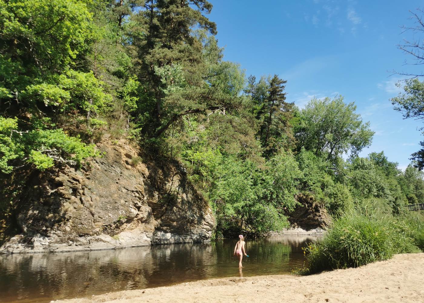 La plage sur les bords de la Truyère