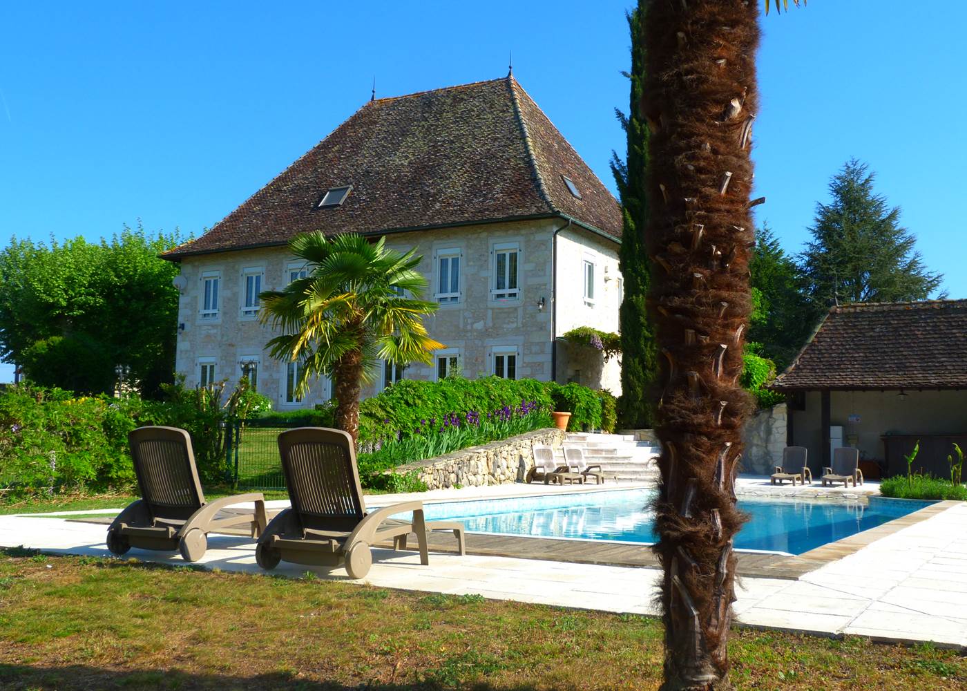 Manoir et piscine