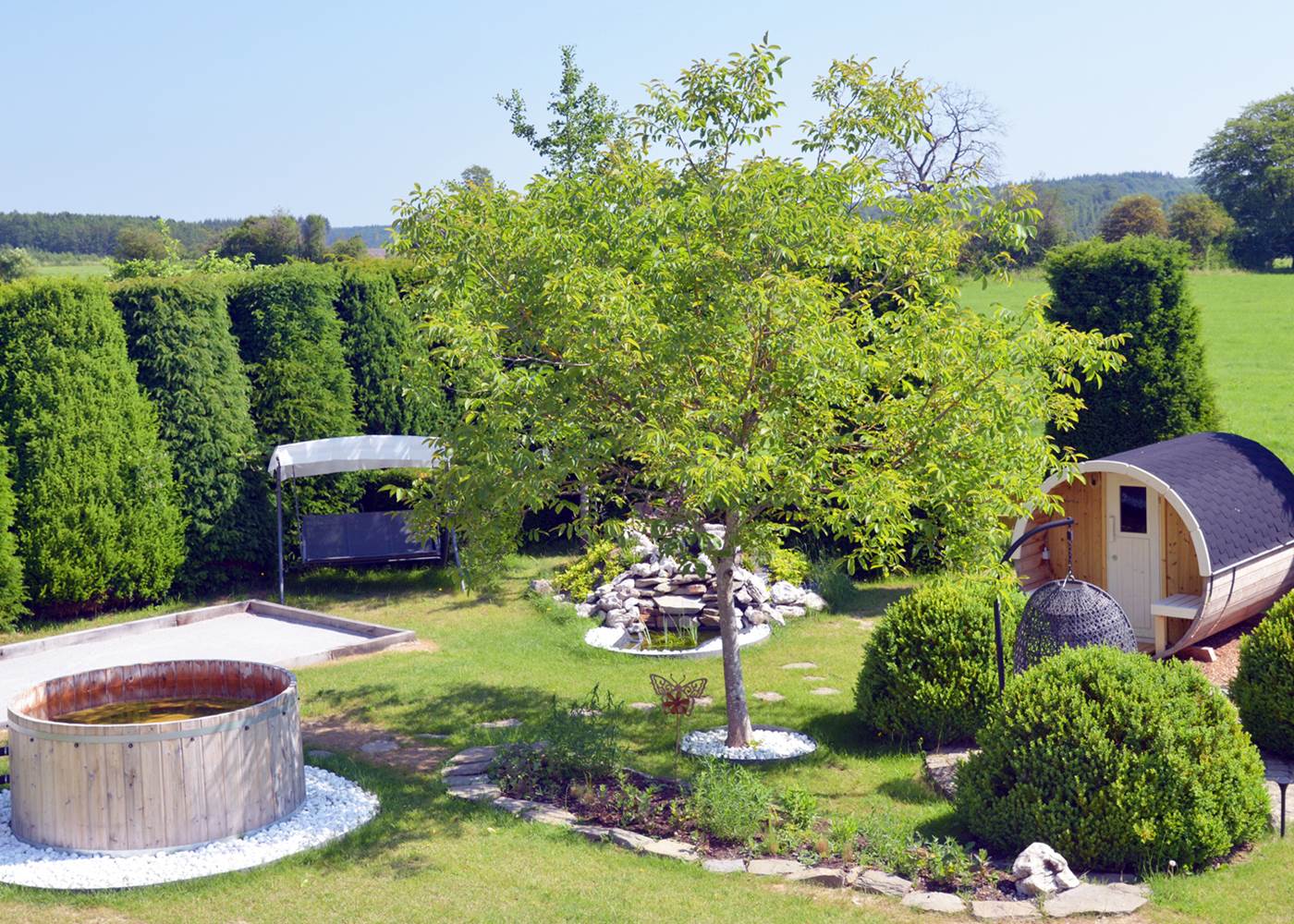 Insolites Chimay jardin pano