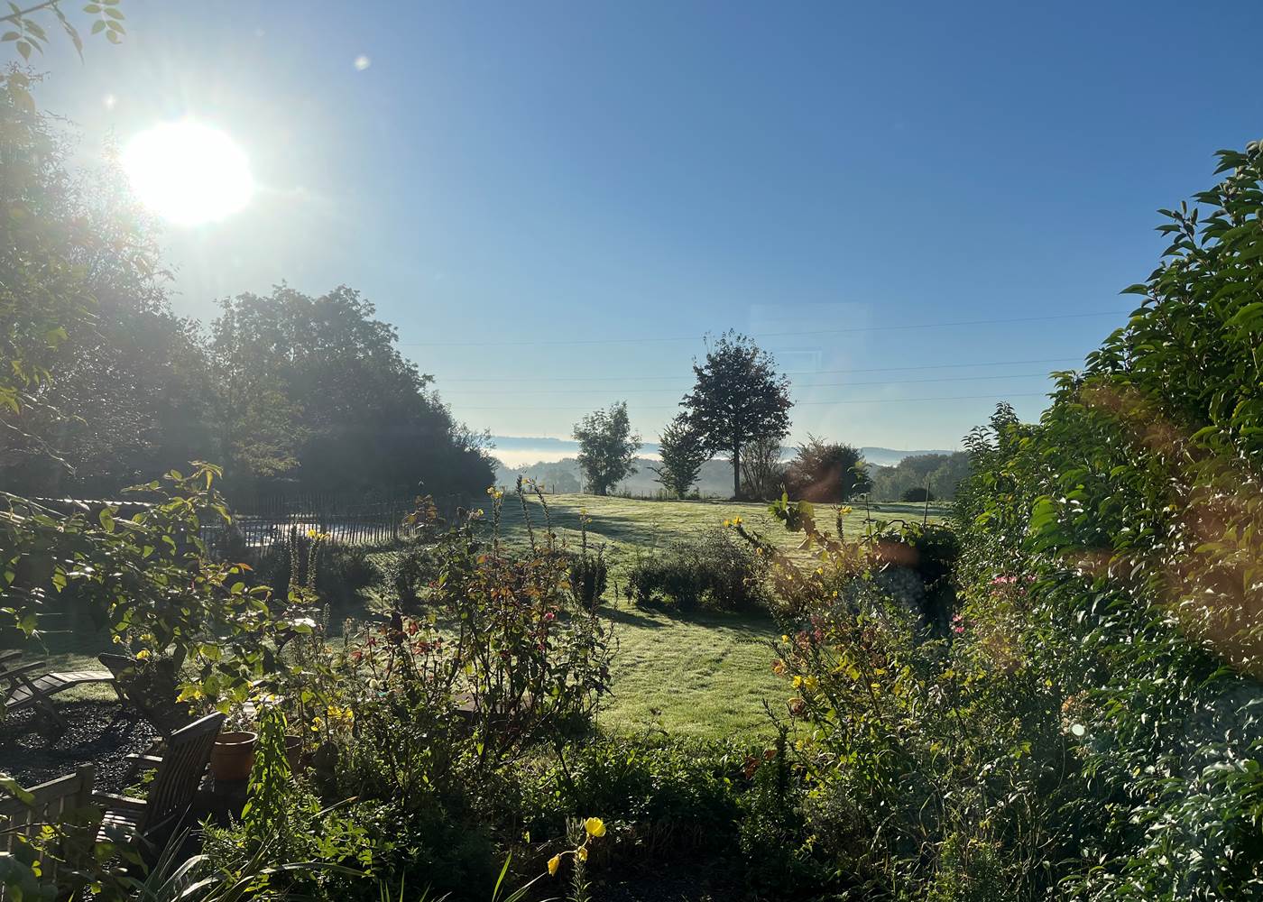 grande jardin  et son levé de soleil
