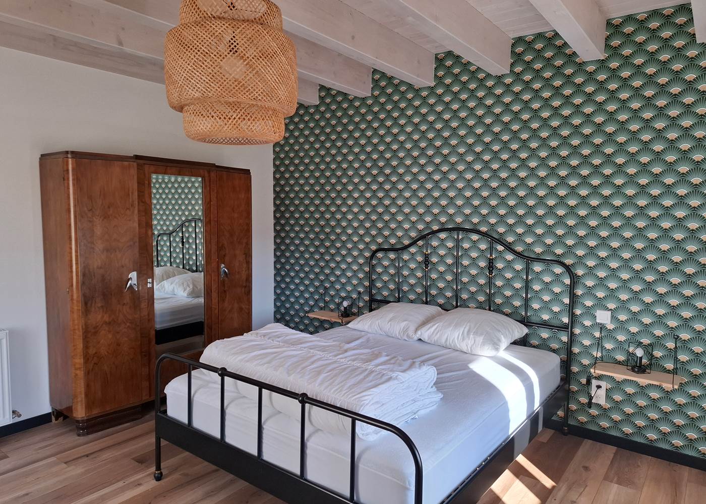 Chambre 2 au 1er étage - Lit en 160x200 + lit bébé