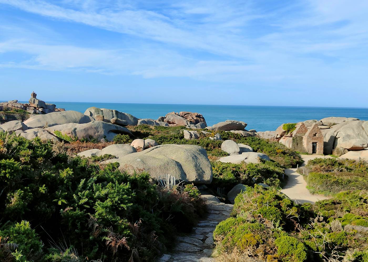 Sentier des Douaniers GR34  chaos rocheux par Le Colombier Bretagne