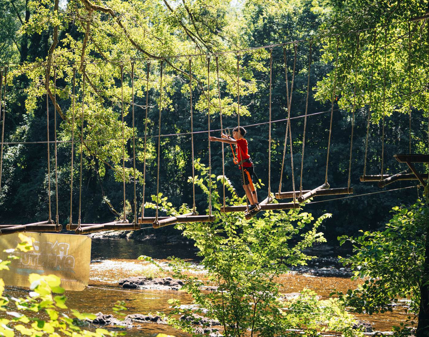 Le jeu des croix au dessus de l'eau