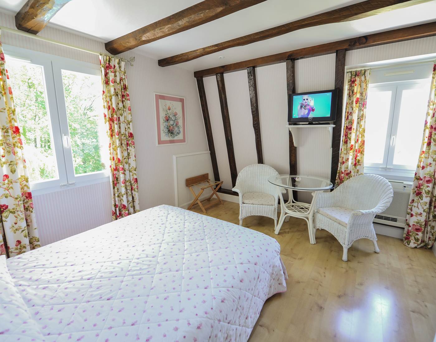 Villa Ric, chambres climatisées à Saint-Céré proche Rocamadour, vue nature