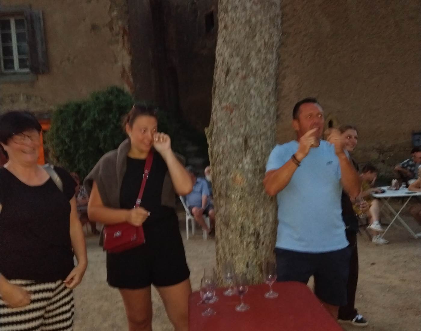 Fou rire de nos hôtes...