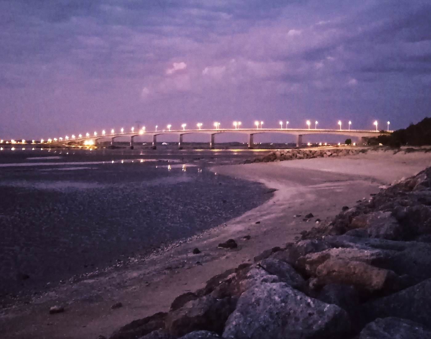 Ronce Les Bains by night