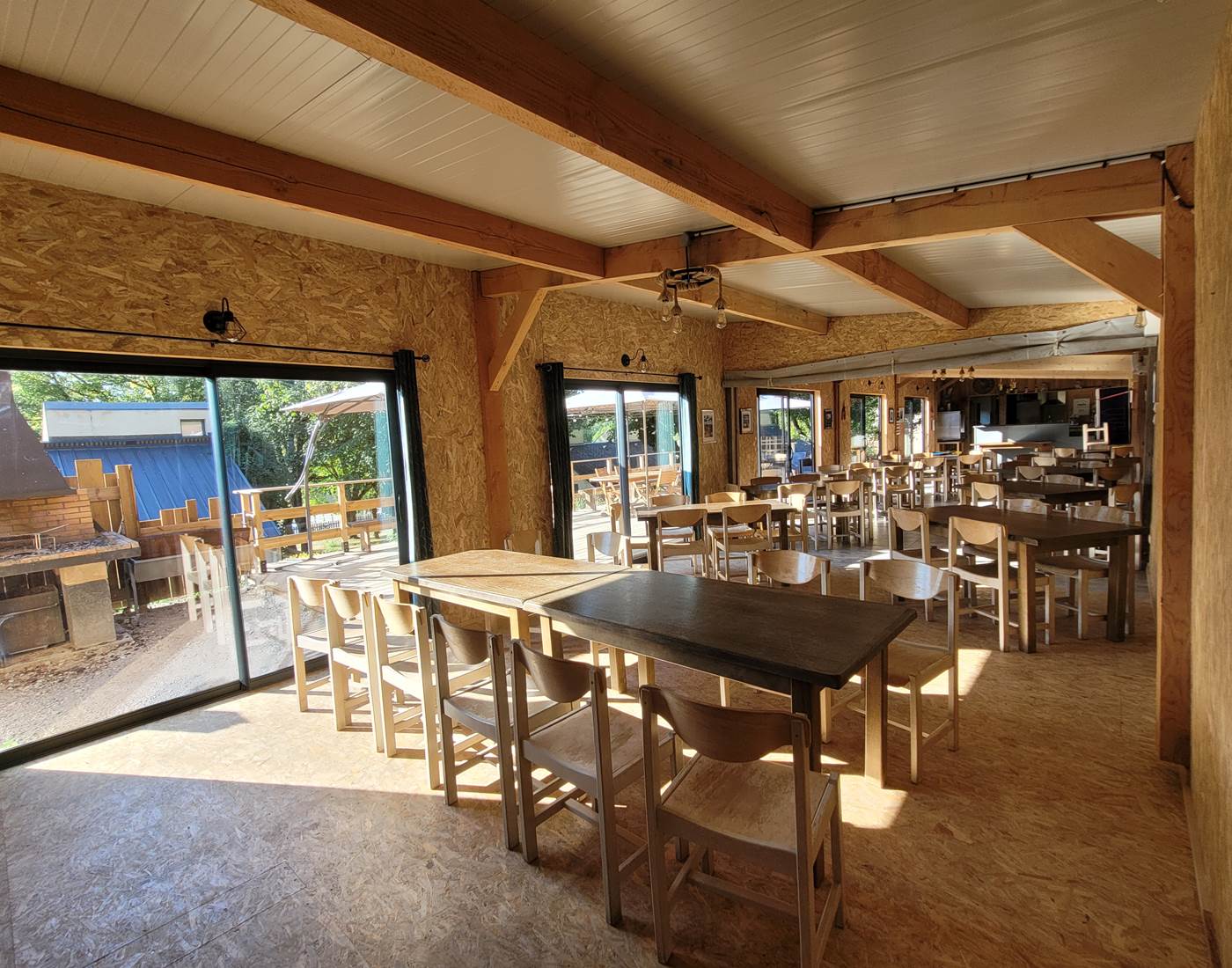 Salle et barbecue extérieur-page