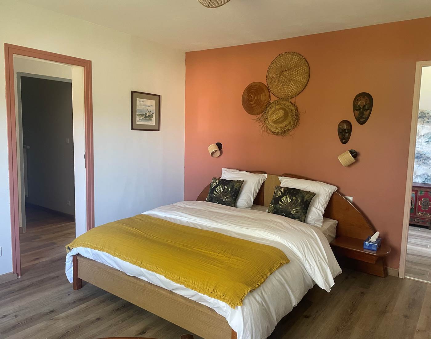 chambre de 30 m², vue sur le jardin, salle d’eau privative, lit moelleux, Mont-Saint-Michel