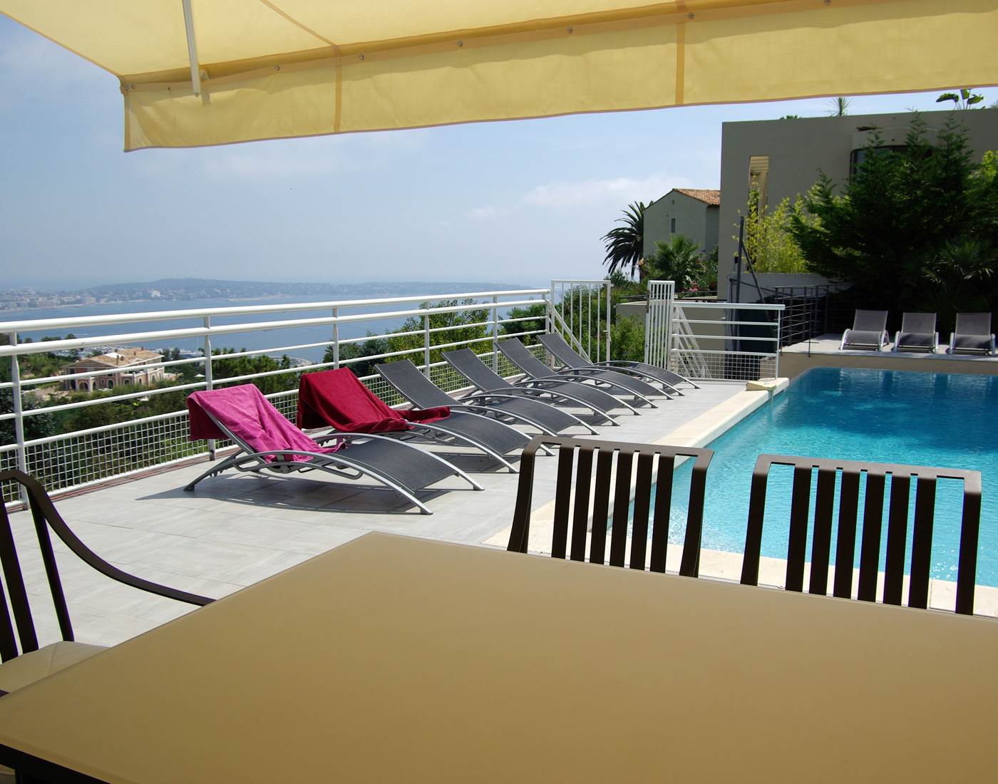 amazing sea vue villa dining terrace front of the swimming pool south france riviera