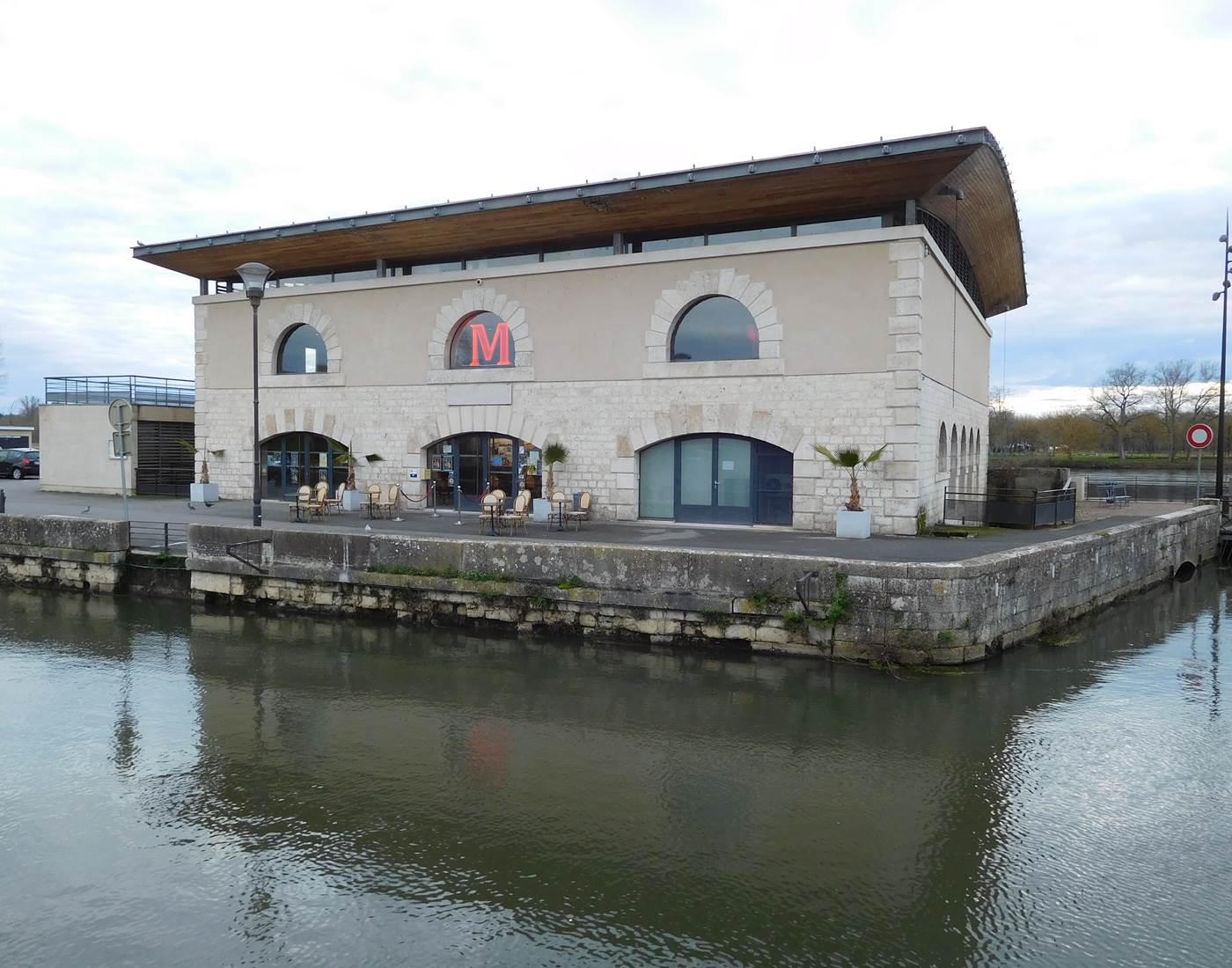 Le M restaurant à Cosne-Sur-Loire