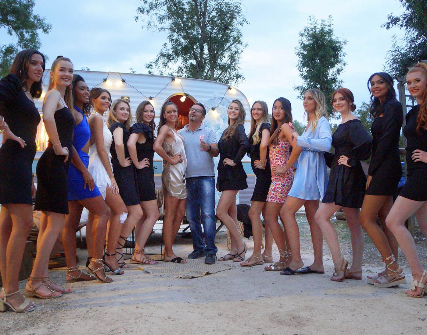 Soirée au camping_groupe_Miss Bourgogne