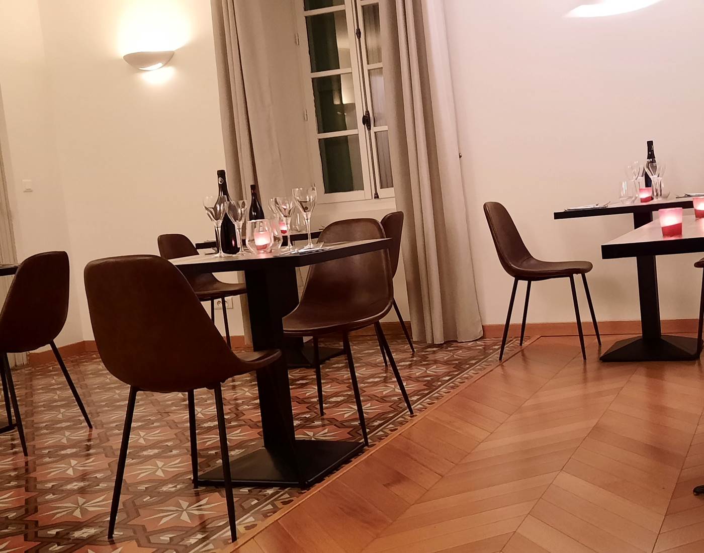 Des petits-déjeuners et tables d'hôtes romantiques