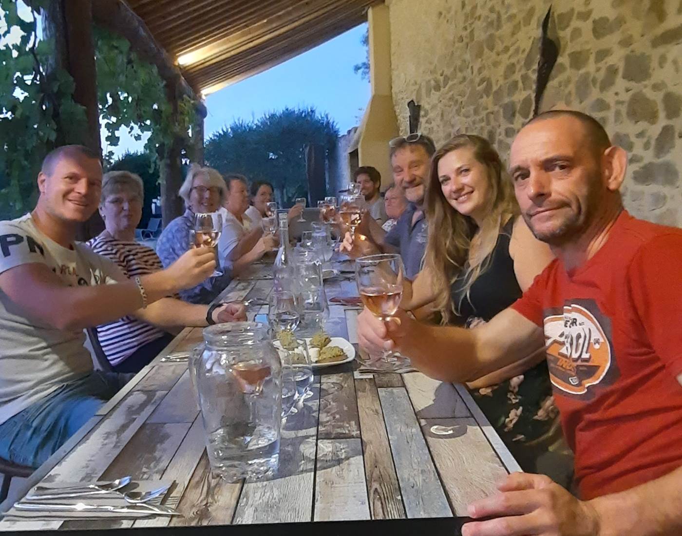 Table d'hôtes accord mets et vin en présence d'un vigneron 🍷