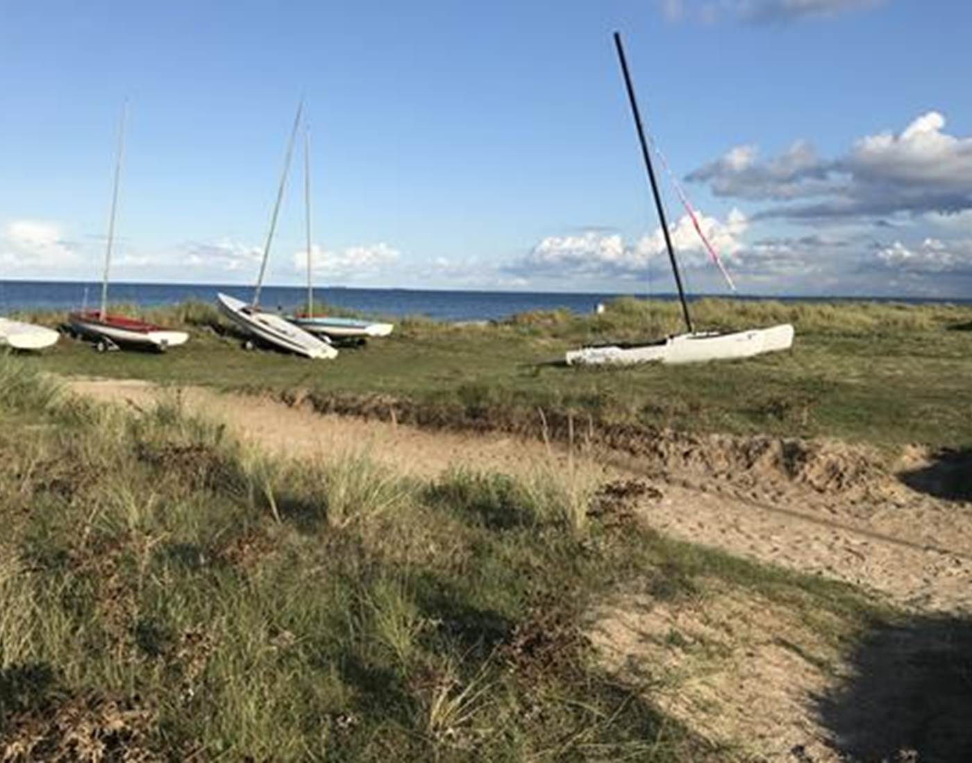 Hotel_de_la_plage_quineville_2_étoiles_club_de_voile_mer_vent