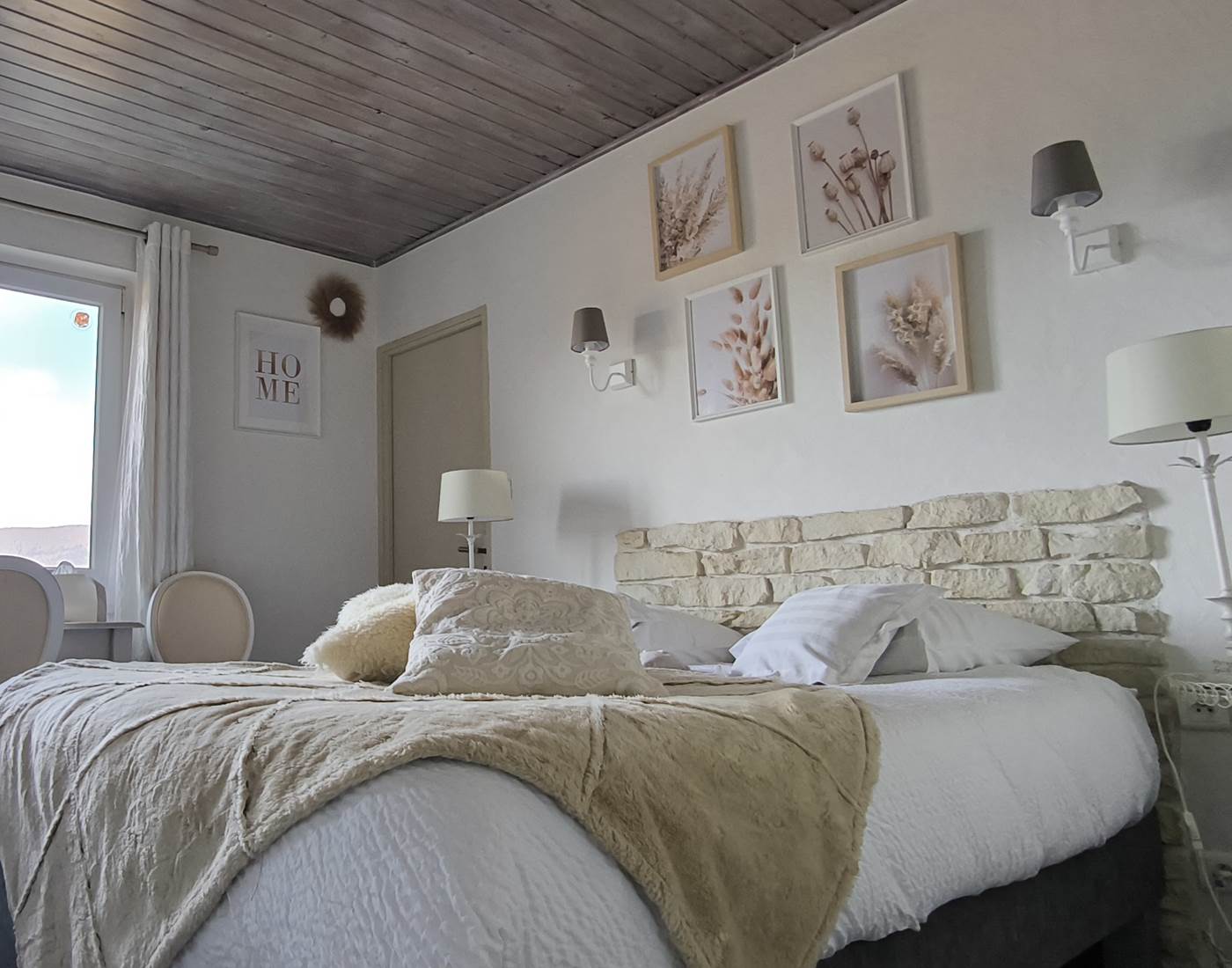 chambre coton, lit queen size, douche italienne, vue panoramique sur les vosges