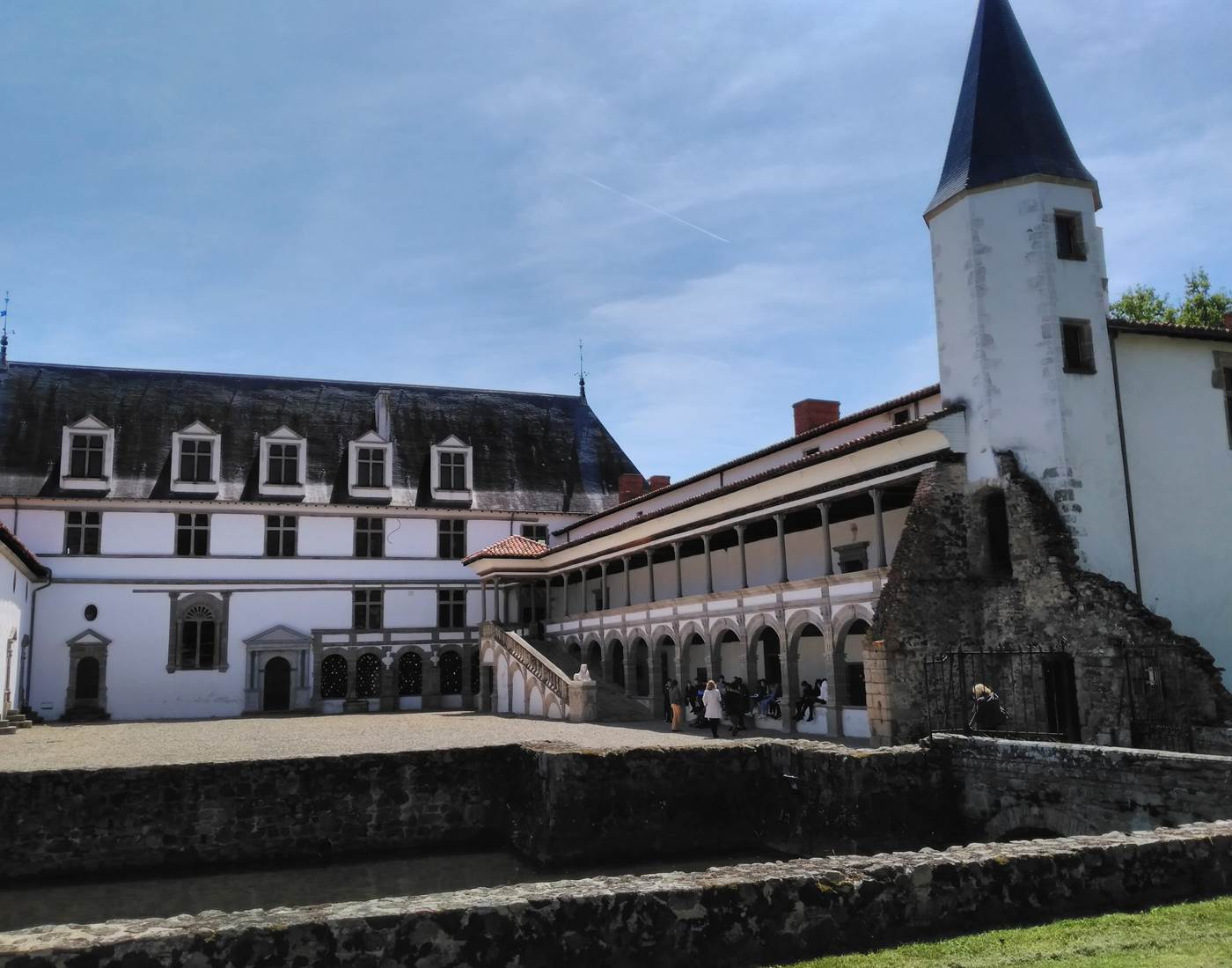 la Bâtie d'Urfé (St-Etienne-le-Mollard)