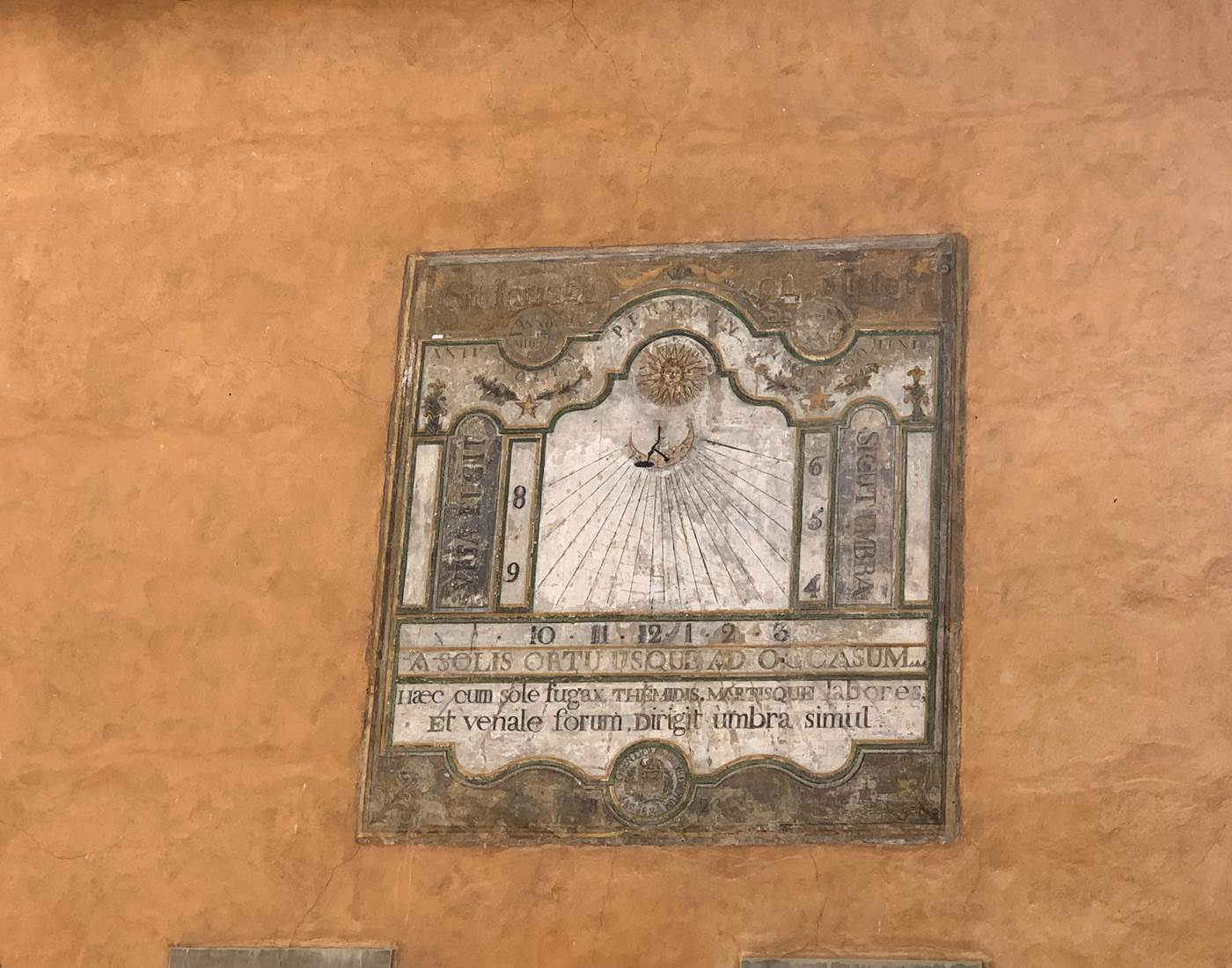 Cadran solaire vieille ville Briançon.