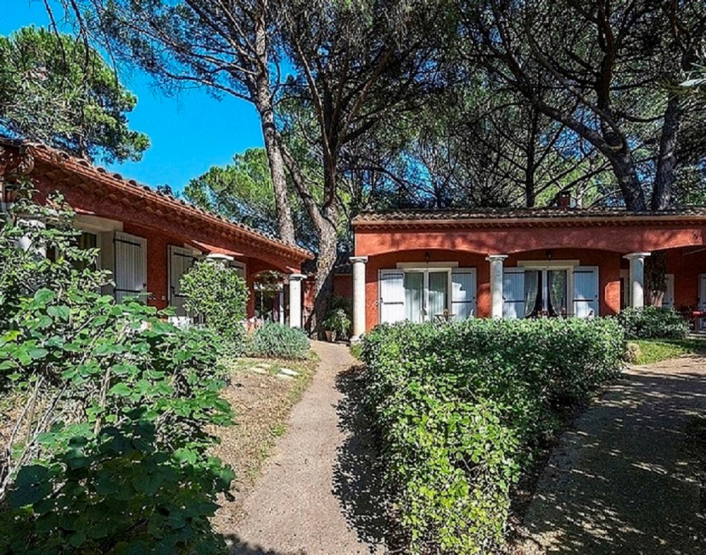 130 La Bastide des Pins et son jardin