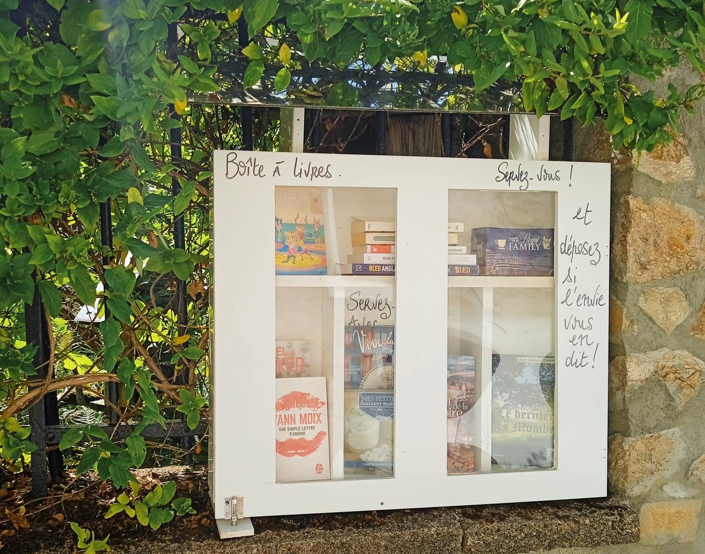 Chambre d'Hôtes l'Éphémère - La Boîte à Livres