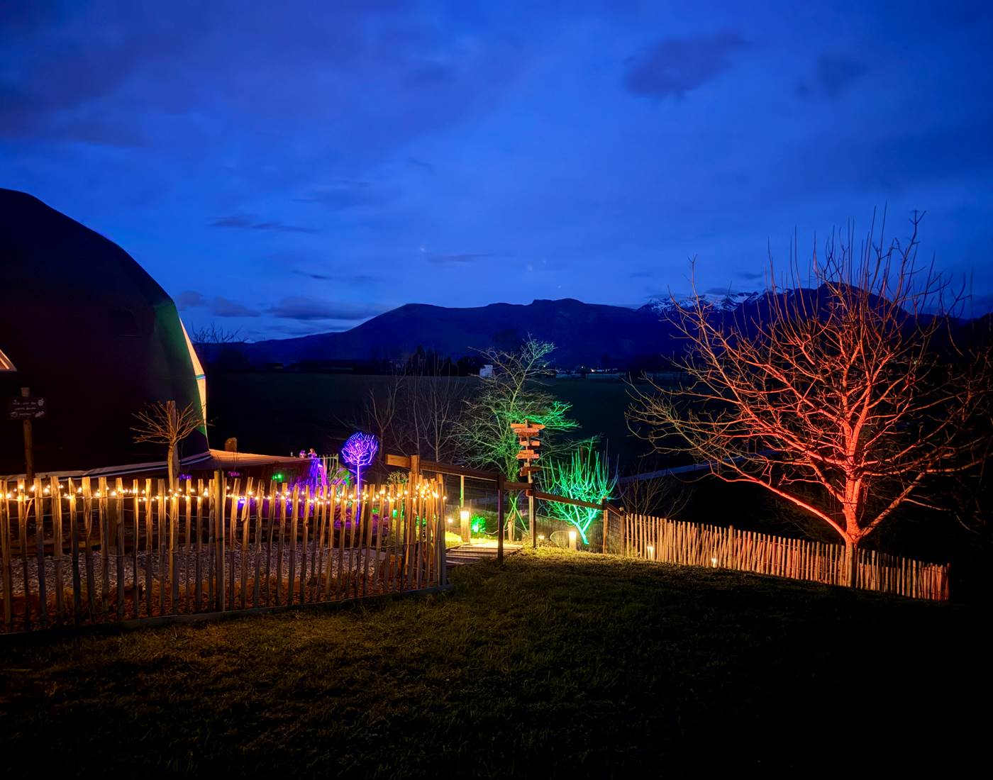 Éclairage coloré automatique : 2h à partir du coucher du soleil